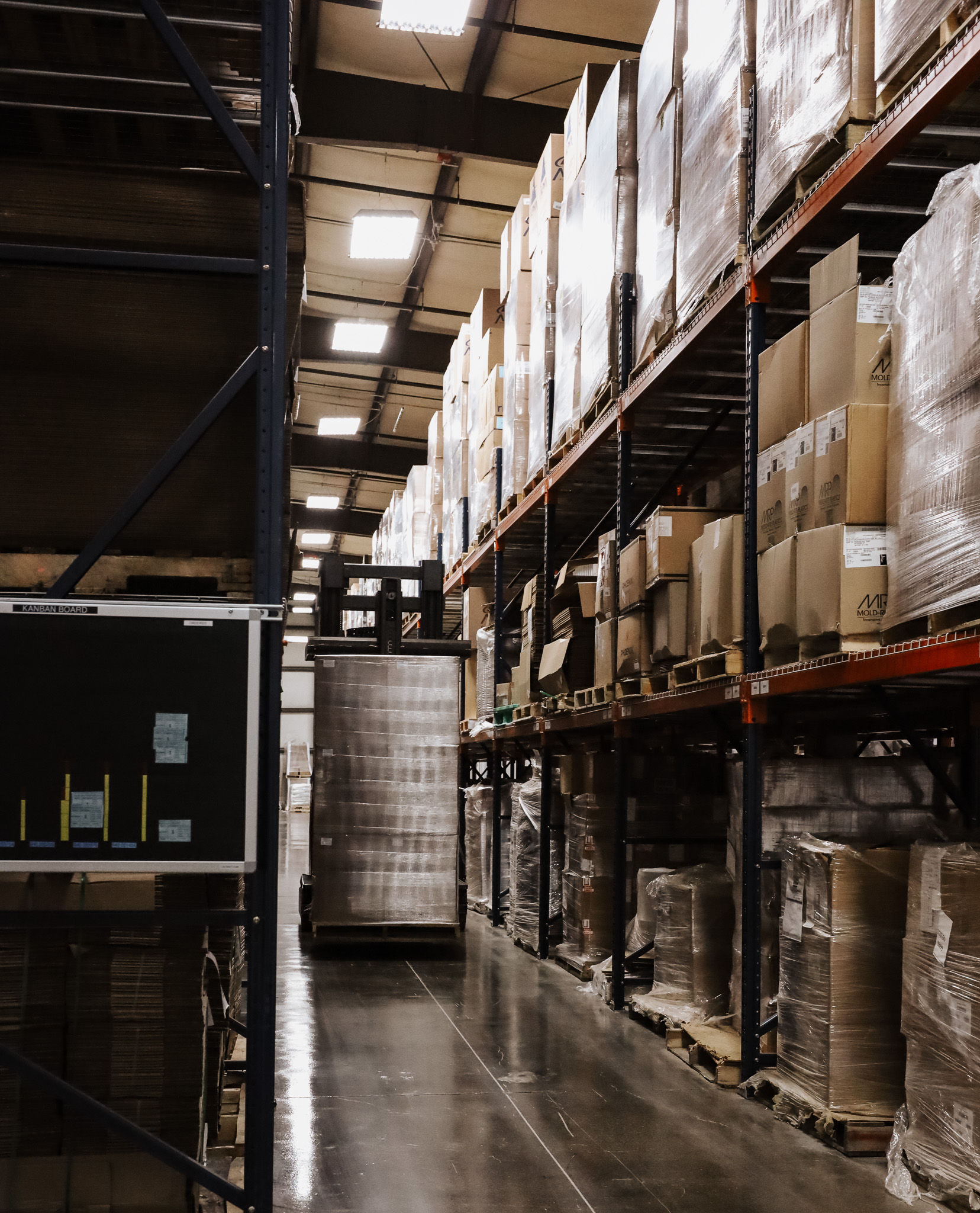 Stocking and storage in the Uckele facility